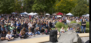 Tour de Corgi - Costume Contest - Crowd