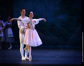 Giselle by Canyon Concert Ballet