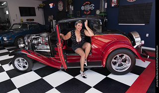Car Cuties Pinup Shoot